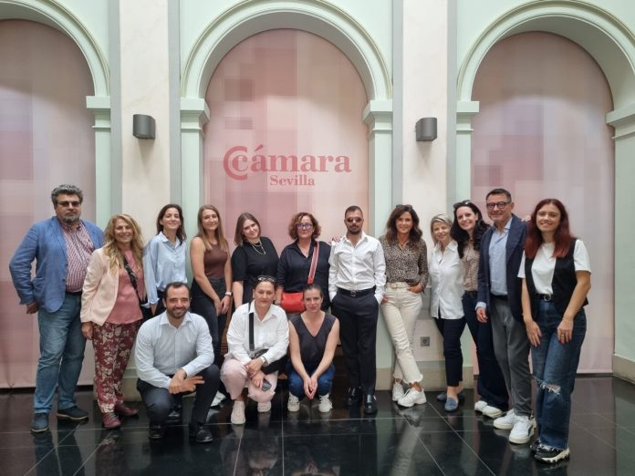 la Prof. La Foresta con gli studenti