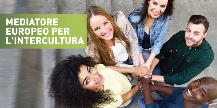 studenti con le mani intrecciate e titolo del bando