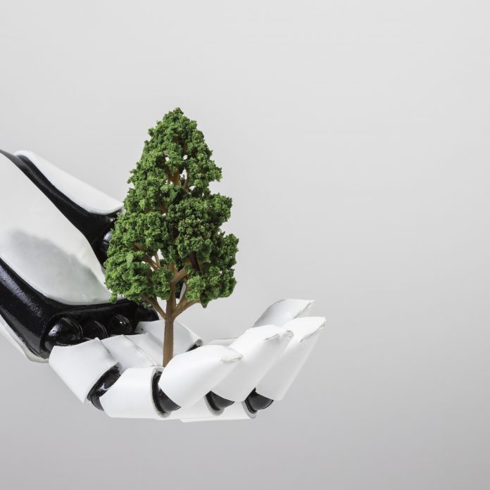 Mano di robot con albero